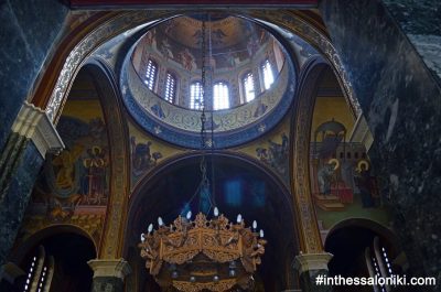 Panagia Deksia Church Thessaloniki. Panagia Deksia is a typical sample of the latest Greek Orthodox temples that incorporate traditional Byzantine architecture along with several neo-classical influences.